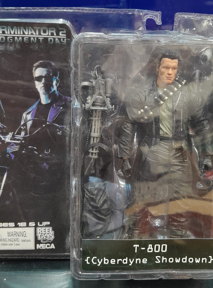 NECA The Terminator 2 T-800 {Cyberdyne Showdown} Action Figure